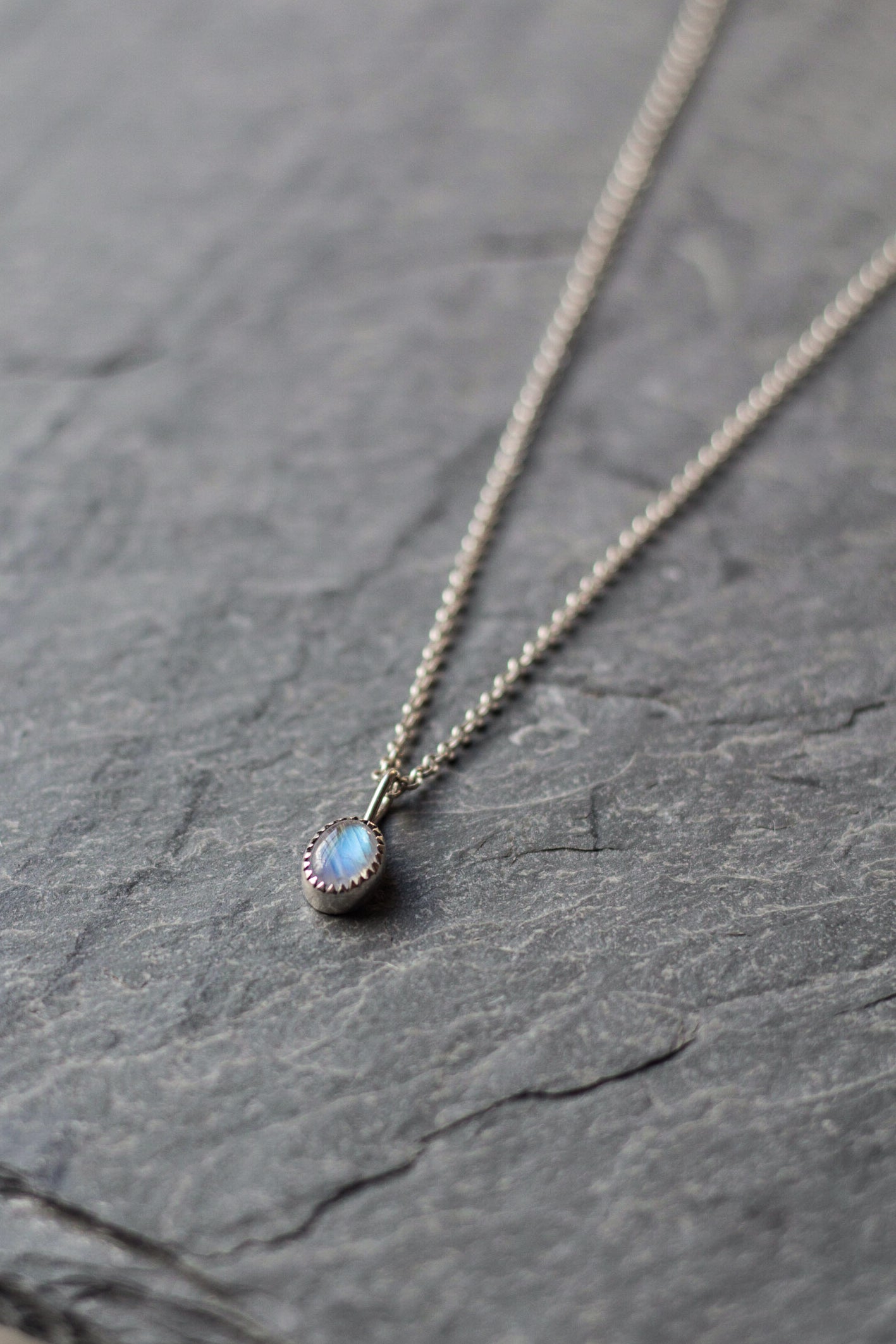 mini moonstone necklace 001