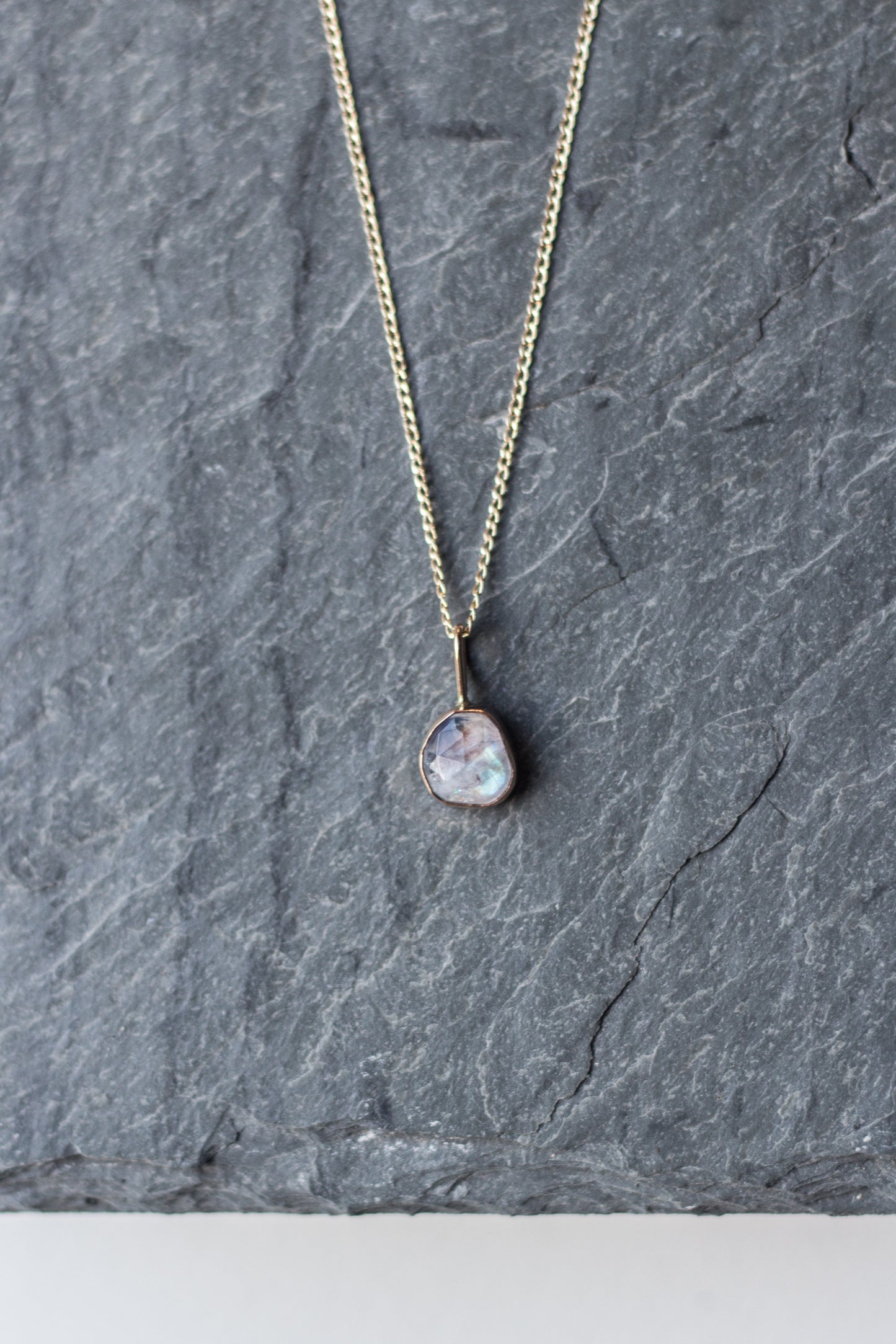 mini moonstone necklace 002