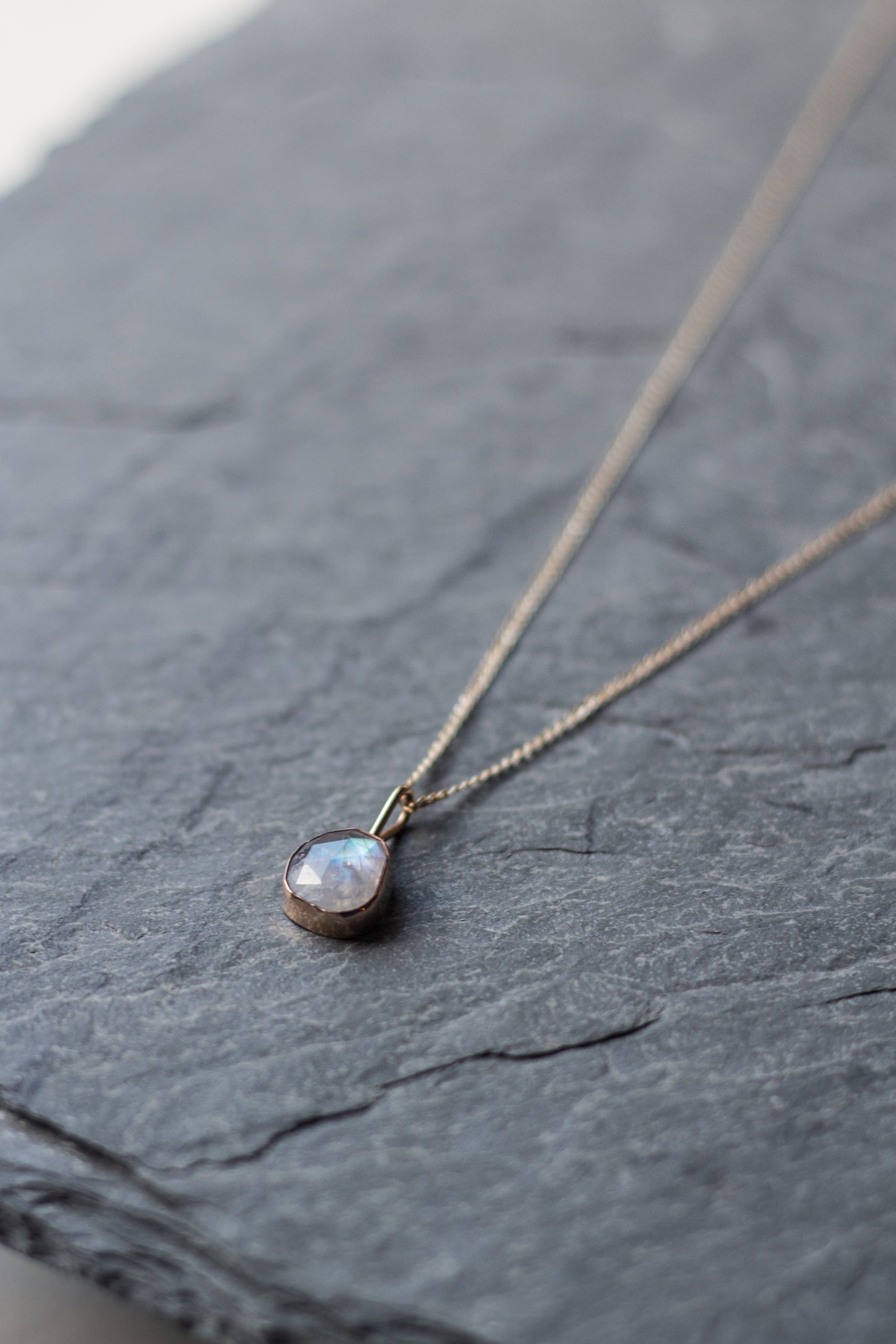 mini moonstone necklace 002