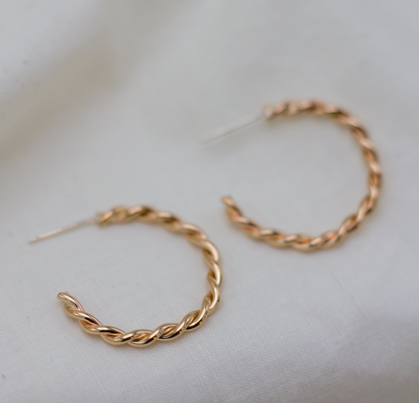 classic twist hoop