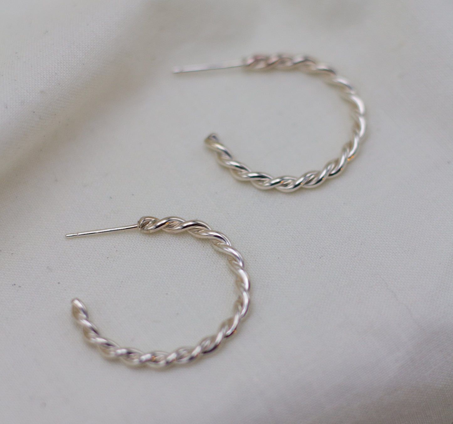 classic twist hoop