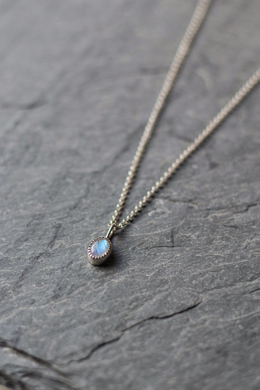 mini moonstone necklace 001