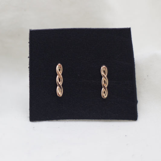 twist studs